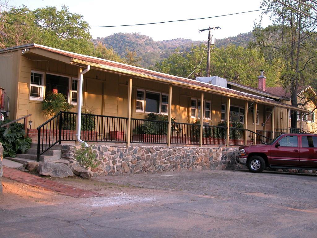 Sequoia Motel Три-Риверс Экстерьер фото